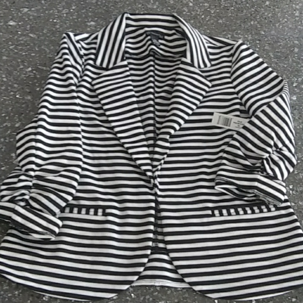 NWT Black and White Lightweight Jacket